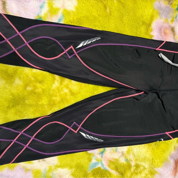 CW-X compression running capris - Picture 3 of 3